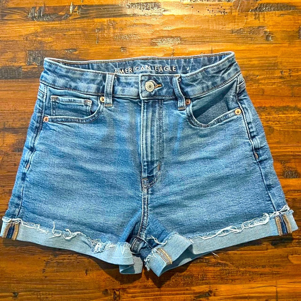 American eagle shorts size 2.